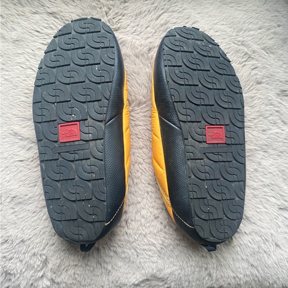 The North Face Men’s THERMOBALL™ Traction Mules - Picture 5 of 8
